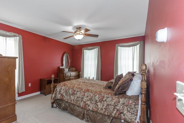 30 Fox Hollow Drive, Weare, NH 03281