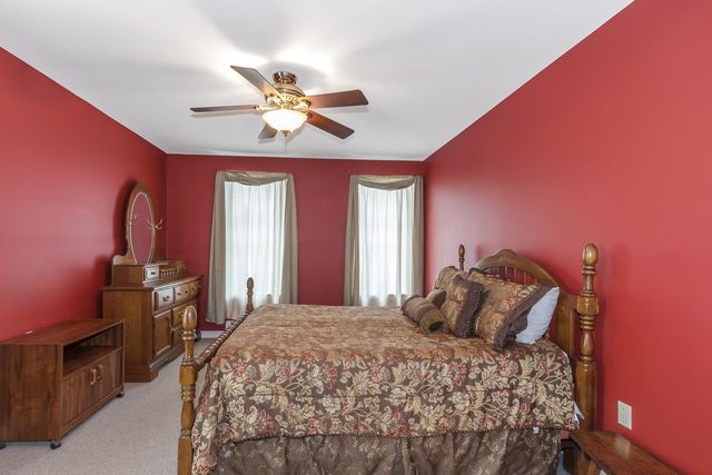 30 Fox Hollow Drive, Weare, NH 03281