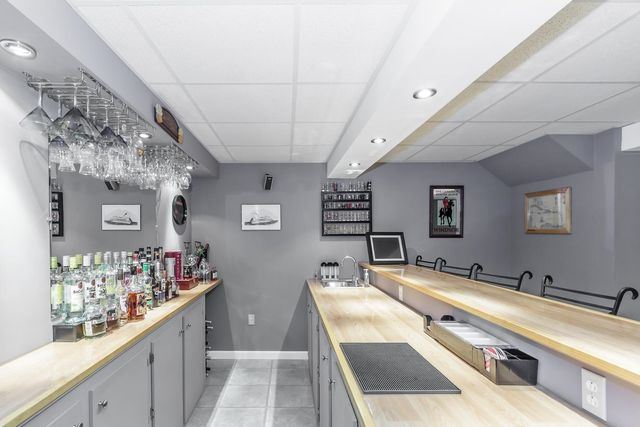 30 Fox Hollow Drive, Weare, NH 03281