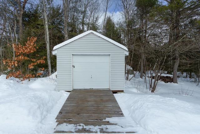 30 Fox Hollow Drive, Weare, NH 03281