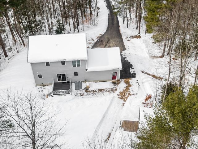 30 Fox Hollow Drive, Weare, NH 03281