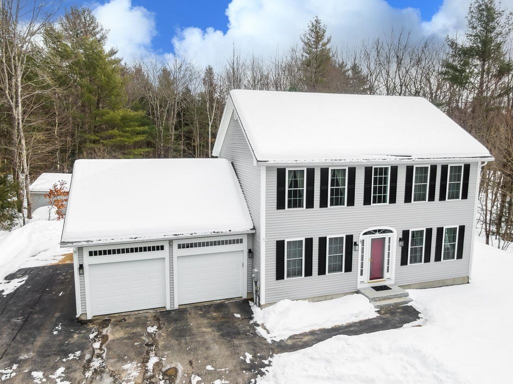 30 Fox Hollow Drive, Weare, NH 03281