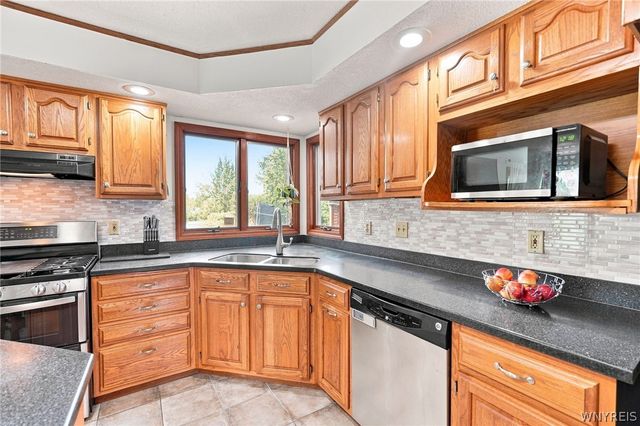 6914 Townline Road, Wheatfield, NY 14120