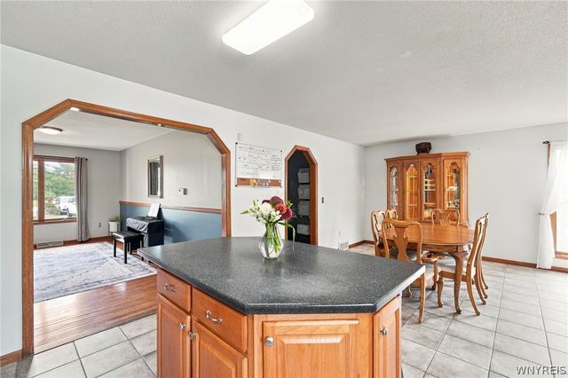 6914 Townline Road, Wheatfield, NY 14120