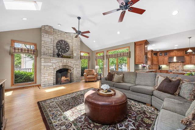 4542 Hatch Lane, Lisle, IL 60532