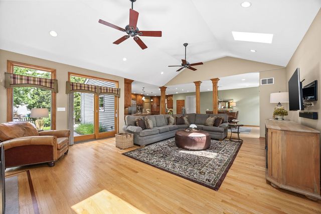 4542 Hatch Lane, Lisle, IL 60532
