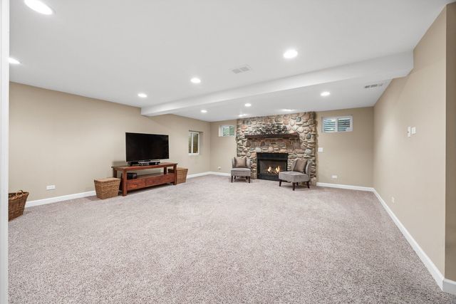 4542 Hatch Lane, Lisle, IL 60532