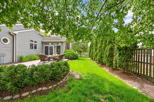 4542 Hatch Lane, Lisle, IL 60532