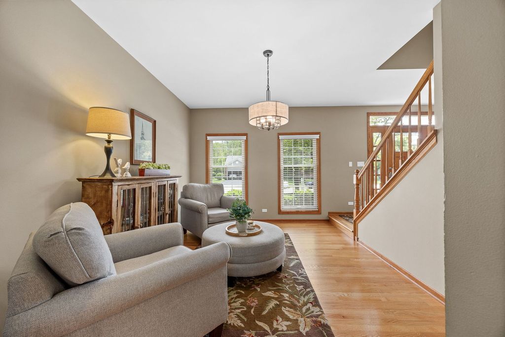 Image 2 of property listing at 4542 Hatch Lane, Lisle, IL 60532