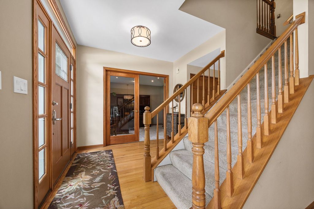 Image 18 of property listing at 4542 Hatch Lane, Lisle, IL 60532