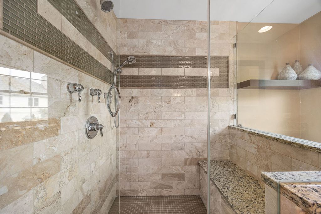 Image 21 of property listing at 4542 Hatch Lane, Lisle, IL 60532