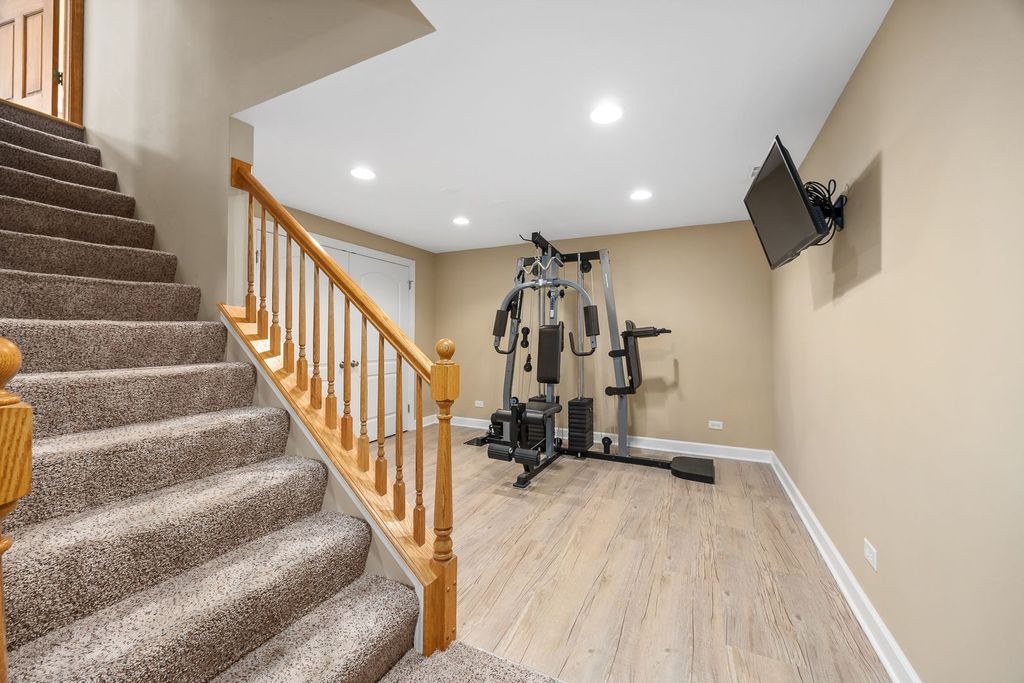Image 25 of property listing at 4542 Hatch Lane, Lisle, IL 60532