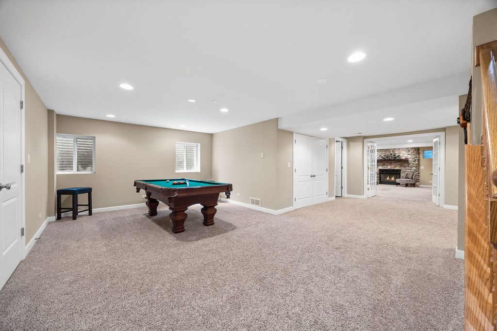 Image 26 of property listing at 4542 Hatch Lane, Lisle, IL 60532