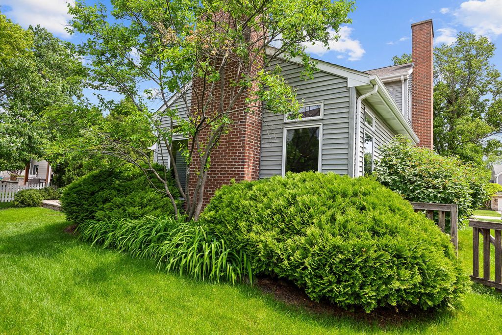 Image 36 of property listing at 4542 Hatch Lane, Lisle, IL 60532