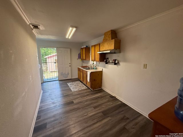 359 N San Horacio, San Antonio, TX 78237