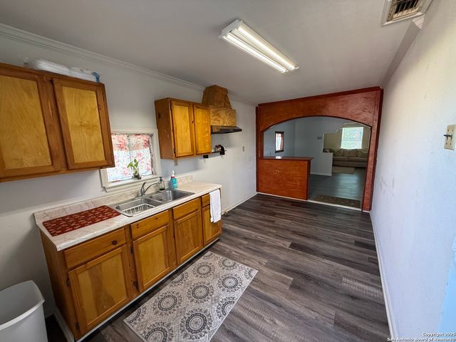 359 N San Horacio, San Antonio, TX 78237