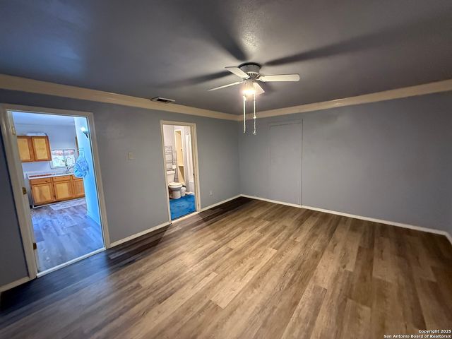 359 N San Horacio, San Antonio, TX 78237