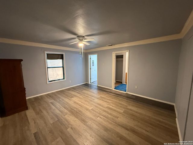 359 N San Horacio, San Antonio, TX 78237