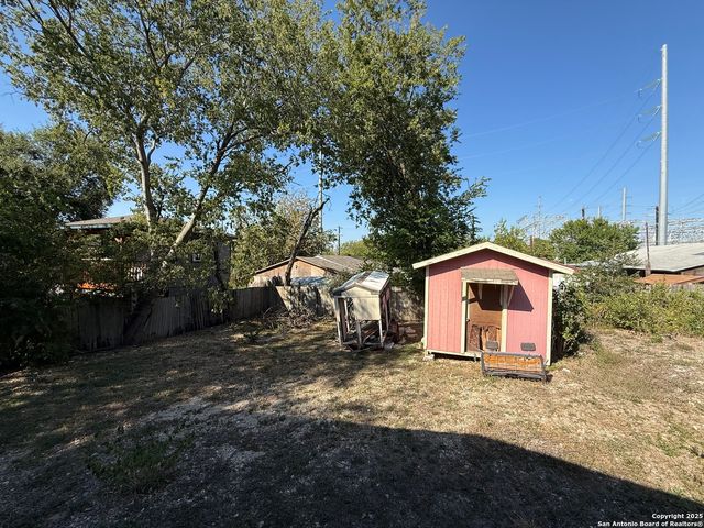 359 N San Horacio, San Antonio, TX 78237