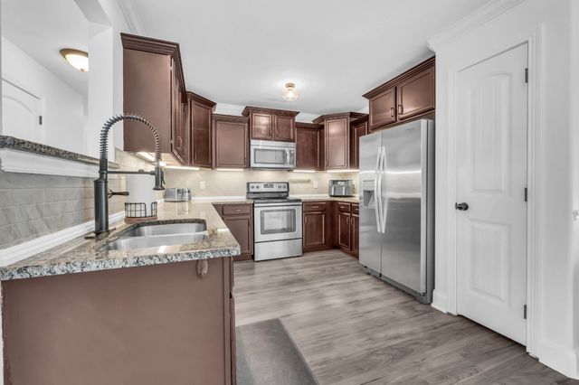 3669 Fox Tail Dr, Clarksville, TN 37040