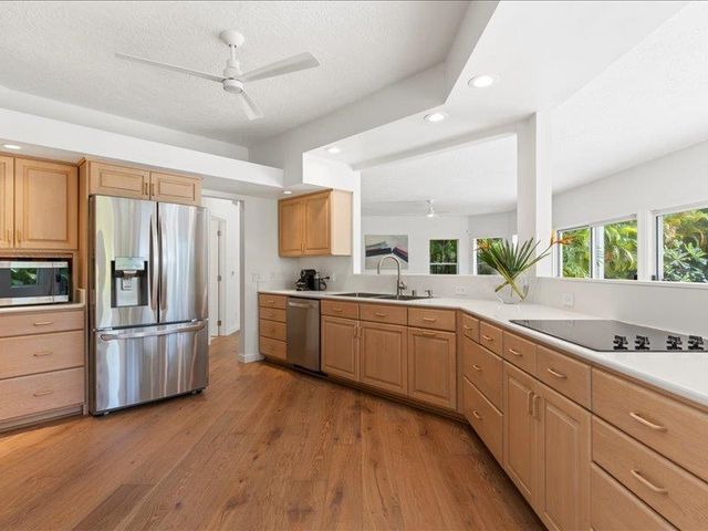 210 E Panana Pl, Kihei, HI 96753
