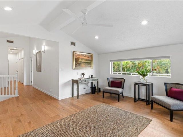 210 E Panana Pl, Kihei, HI 96753