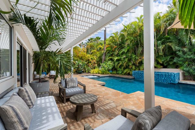 210 E Panana Pl, Kihei, HI 96753