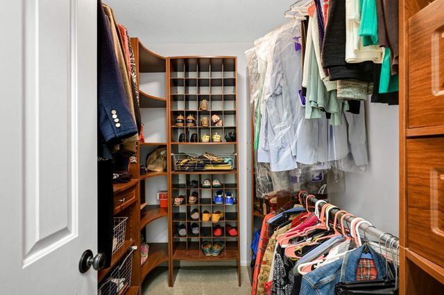 5315 Malibu Drive, Edina, MN 55436