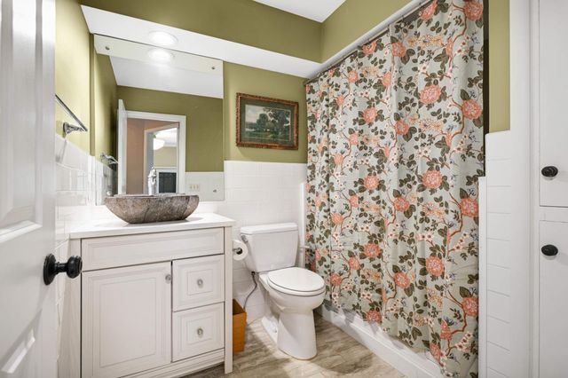 5315 Malibu Drive, Edina, MN 55436