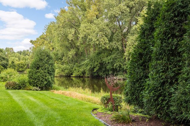 5315 Malibu Drive, Edina, MN 55436