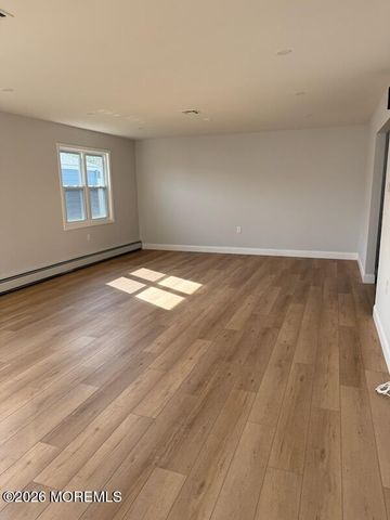 8 Virgin Islands Drive, Toms River, NJ 08757