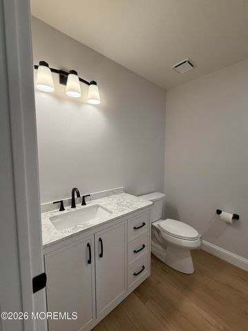 8 Virgin Islands Drive, Toms River, NJ 08757