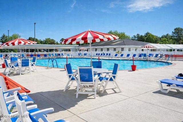 8 Virgin Islands Drive, Toms River, NJ 08757