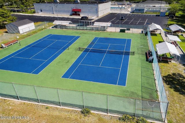 8 Virgin Islands Drive, Toms River, NJ 08757