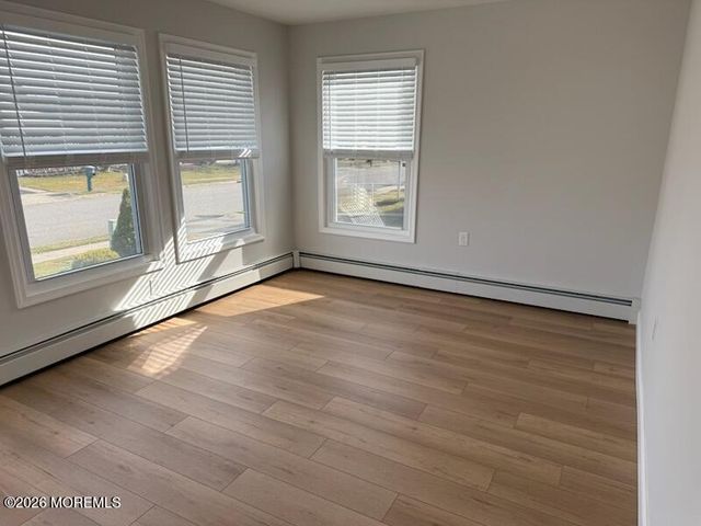 8 Virgin Islands Drive, Toms River, NJ 08757