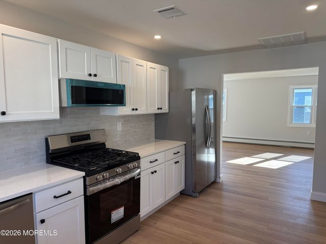 8 Virgin Islands Drive, Toms River, NJ 08757