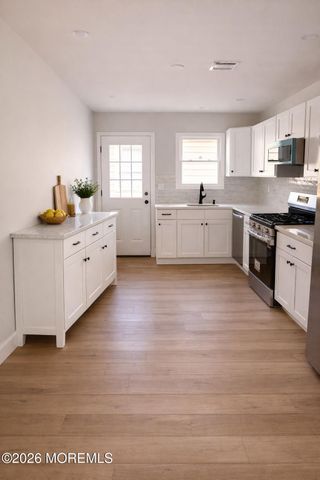 8 Virgin Islands Drive, Toms River, NJ 08757