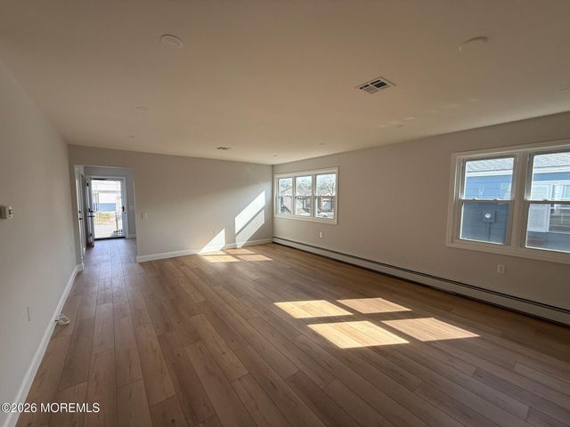 8 Virgin Islands Drive, Toms River, NJ 08757