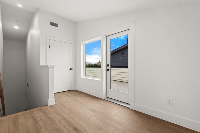 2203 Hondo Avenue 206, Dallas, TX 75219