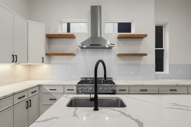 2203 Hondo Avenue 206, Dallas, TX 75219