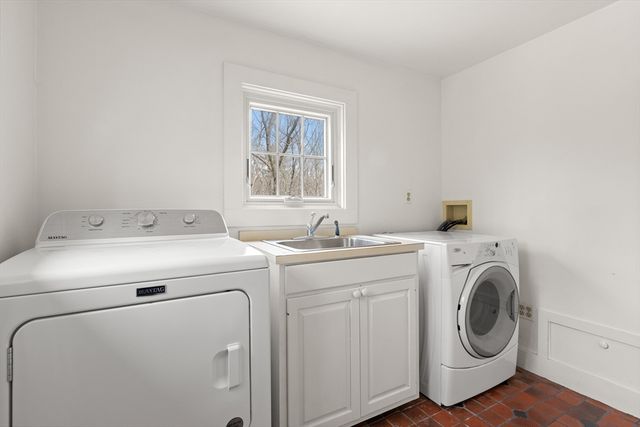 55 Colrain Rd, Topsfield, MA 01983