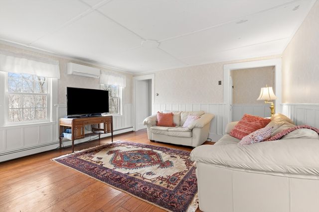 55 Colrain Rd, Topsfield, MA 01983