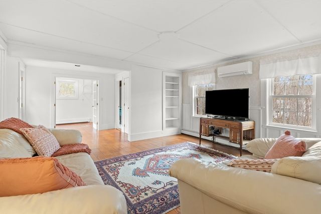 55 Colrain Rd, Topsfield, MA 01983