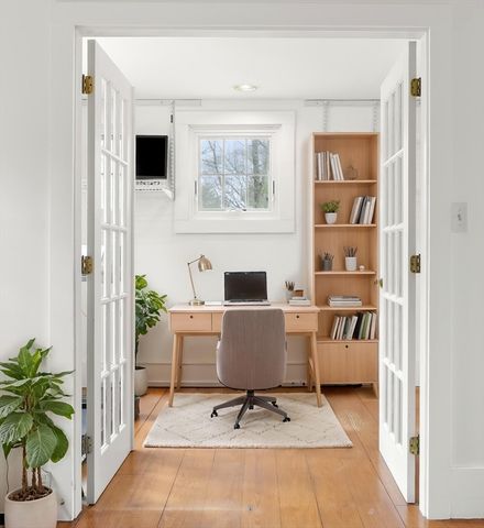 55 Colrain Rd, Topsfield, MA 01983