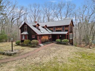55 Colrain Rd, Topsfield, MA 01983