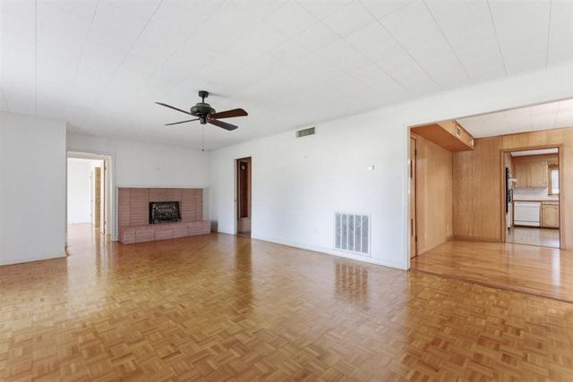 3591 Lake Street, Lake Charles, LA 70605