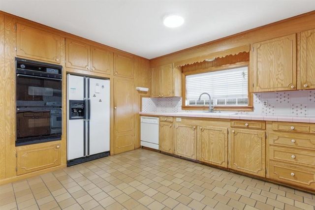 3591 Lake Street, Lake Charles, LA 70605