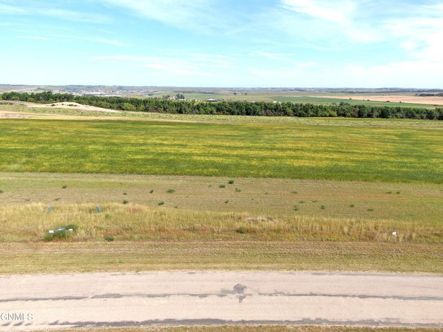 15008 Acadia Drive, Bismarck, ND 58503 property photo