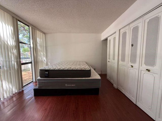 16909 N Bay Rd 211, Sunny Isles Beach, FL 33160