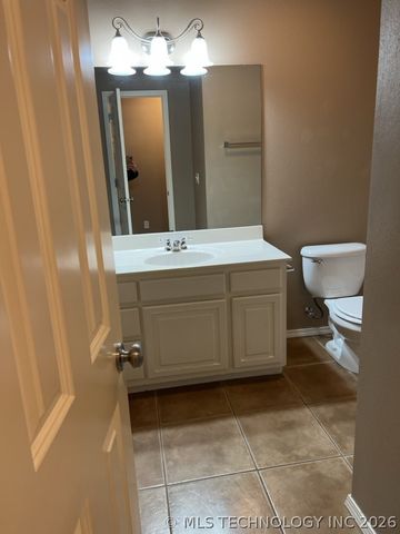 4762 S 203rd East Avenue, Broken Arrow, OK 74014